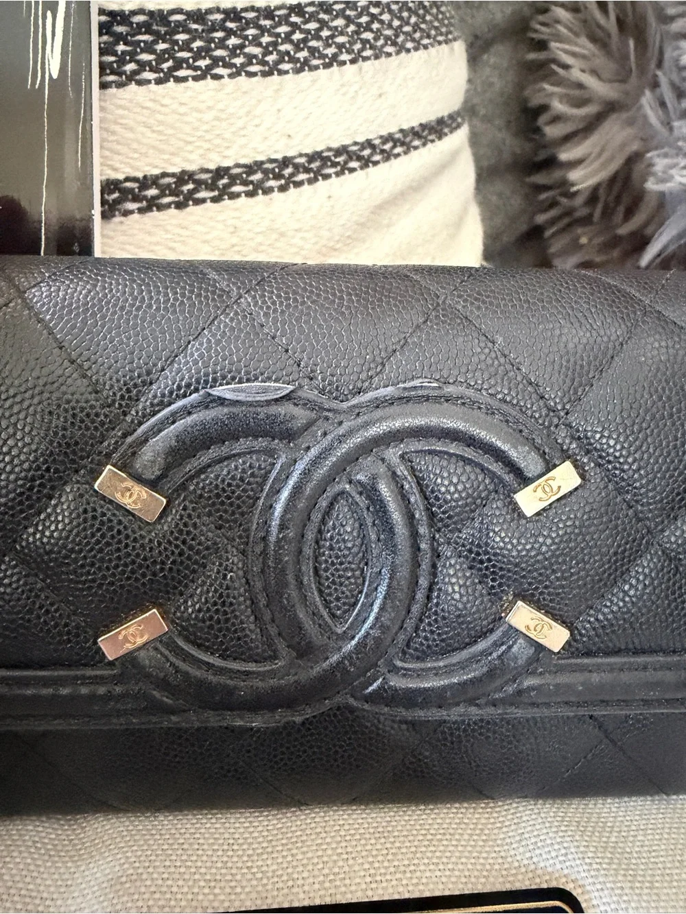 CHANEL authentic filigree